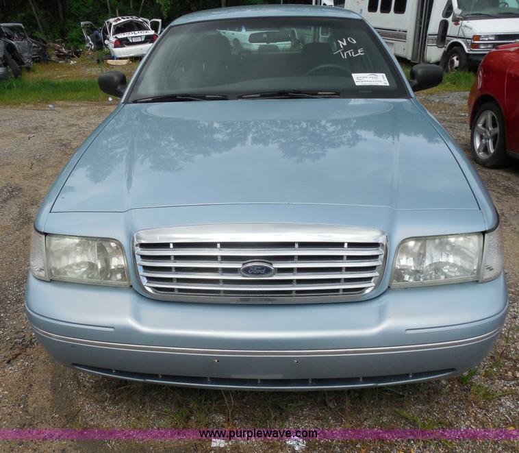 image for item D4868 2003 Ford Crown Victoria Police Interceptor