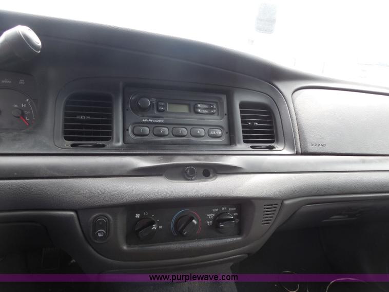 image for item D4868 2003 Ford Crown Victoria Police Interceptor