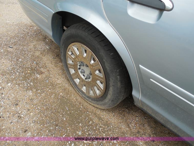 image for item D4868 2003 Ford Crown Victoria Police Interceptor