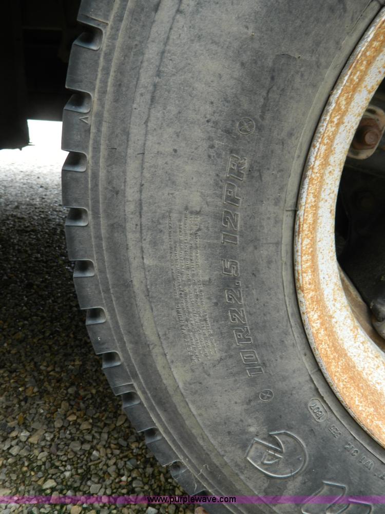 image for item D6009 1995 International Thomas school bus