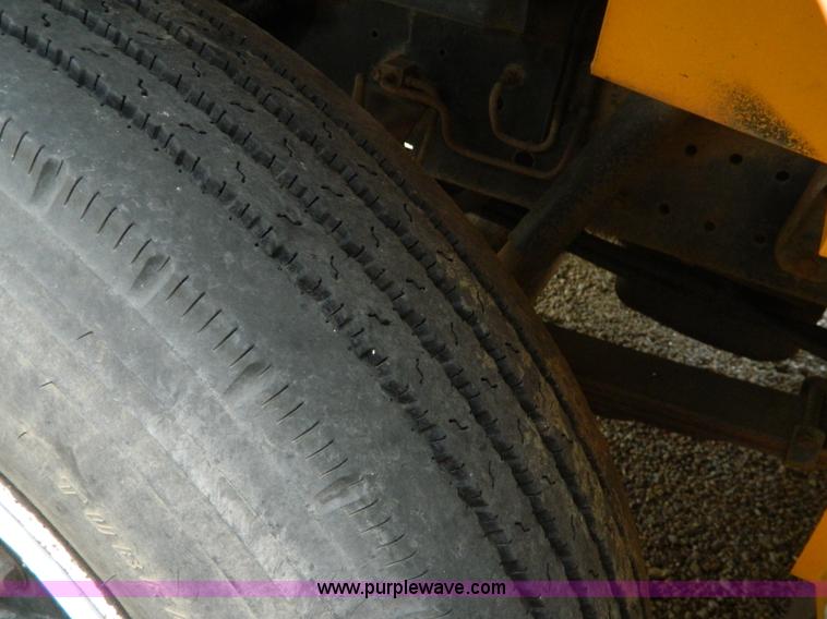 image for item D6009 1995 International Thomas school bus