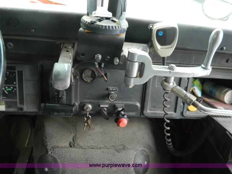 image for item D6009 1995 International Thomas school bus