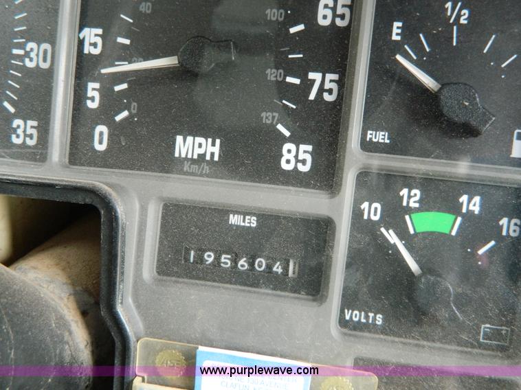 image for item D6009 1995 International Thomas school bus