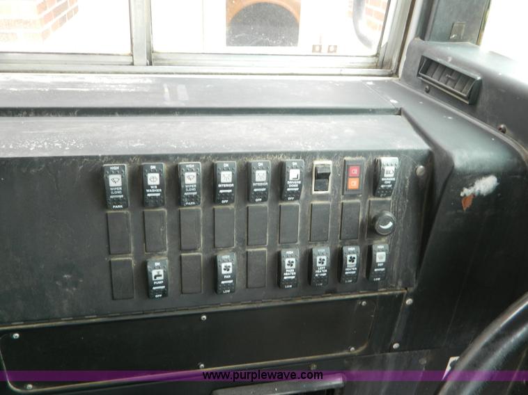 image for item D6009 1995 International Thomas school bus