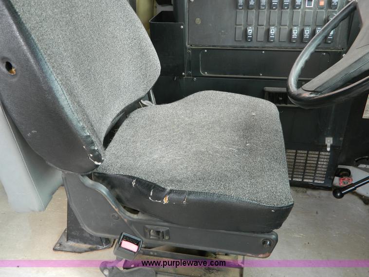 image for item D6009 1995 International Thomas school bus