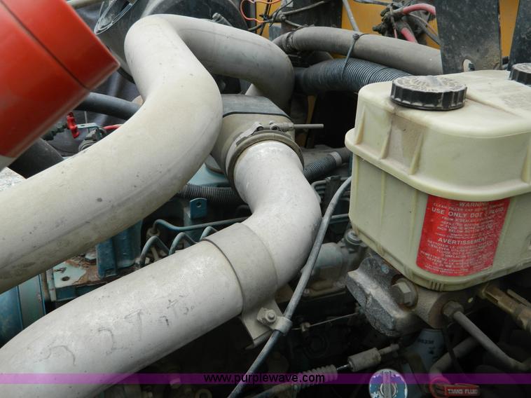 image for item D6009 1995 International Thomas school bus