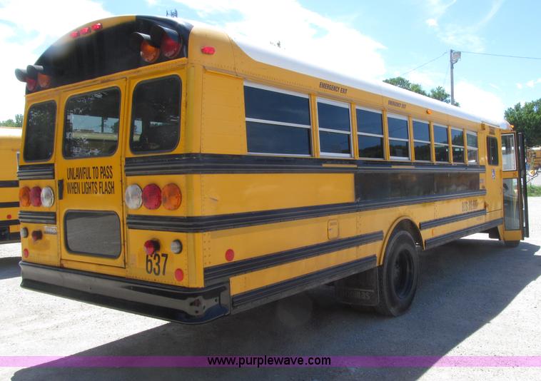 image for item D7450 2001 Freightliner FS65 Thomas school bus