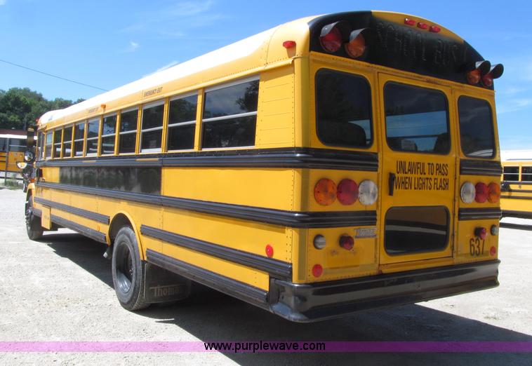 image for item D7450 2001 Freightliner FS65 Thomas school bus