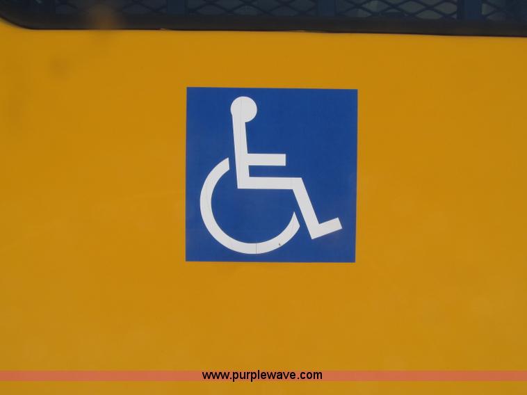 image for item D7450 2001 Freightliner FS65 Thomas school bus