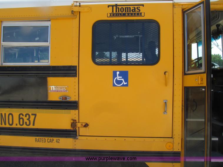 image for item D7450 2001 Freightliner FS65 Thomas school bus