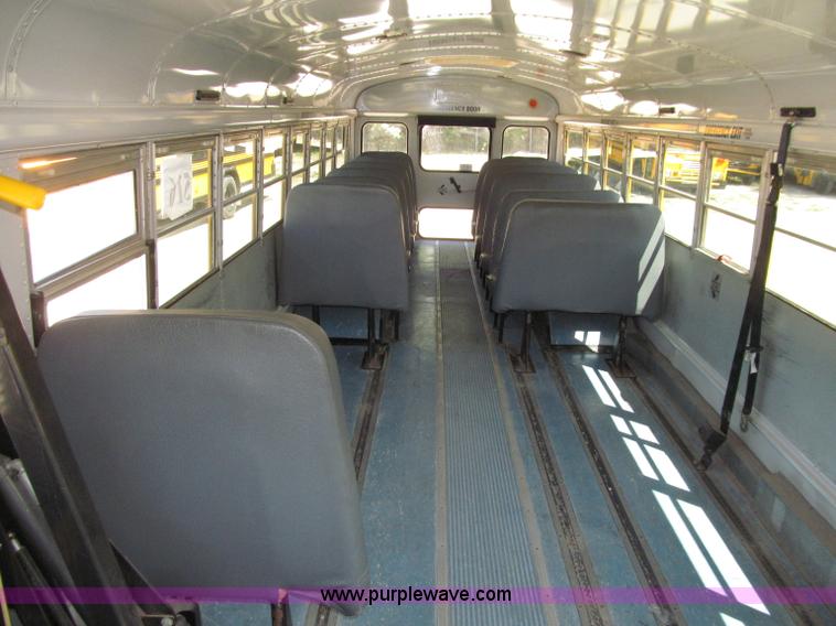 image for item D7450 2001 Freightliner FS65 Thomas school bus
