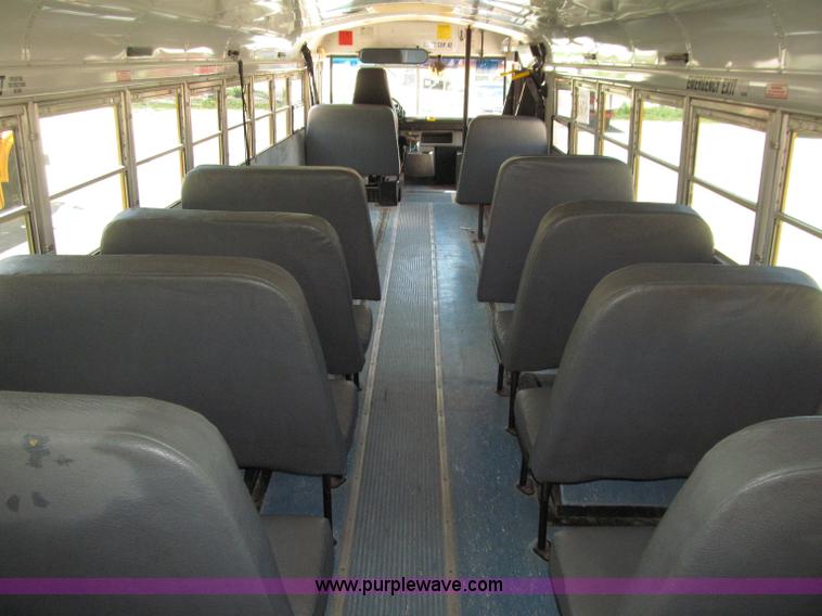 image for item D7450 2001 Freightliner FS65 Thomas school bus