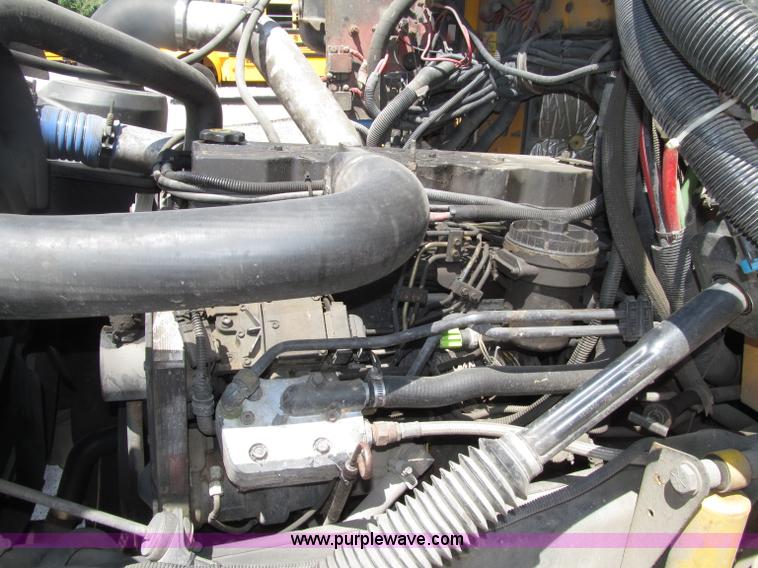 image for item D7450 2001 Freightliner FS65 Thomas school bus