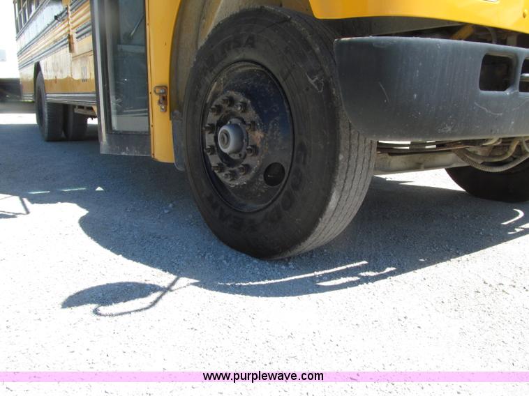image for item D7453 1999 International 3800 school bus
