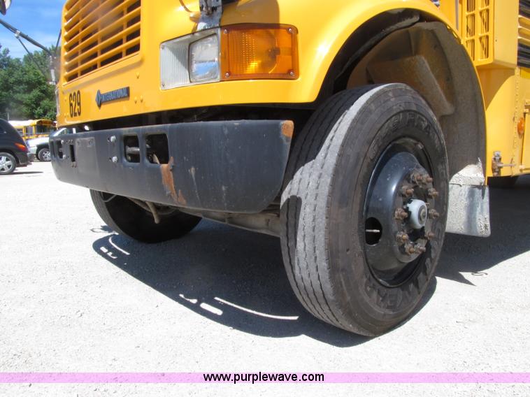 image for item D7453 1999 International 3800 school bus