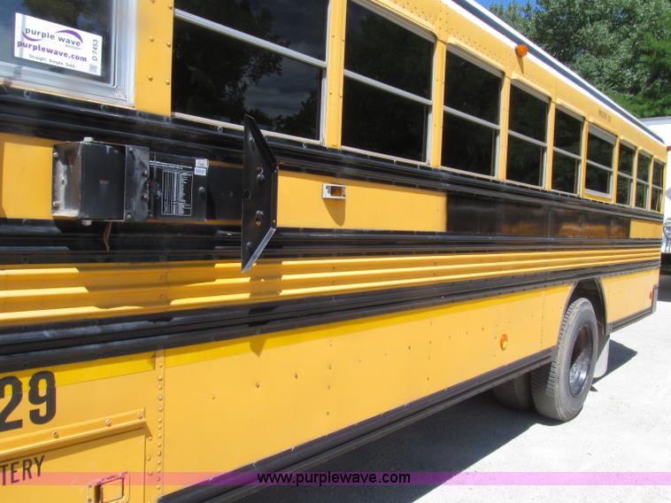 image for item D7453 1999 International 3800 school bus