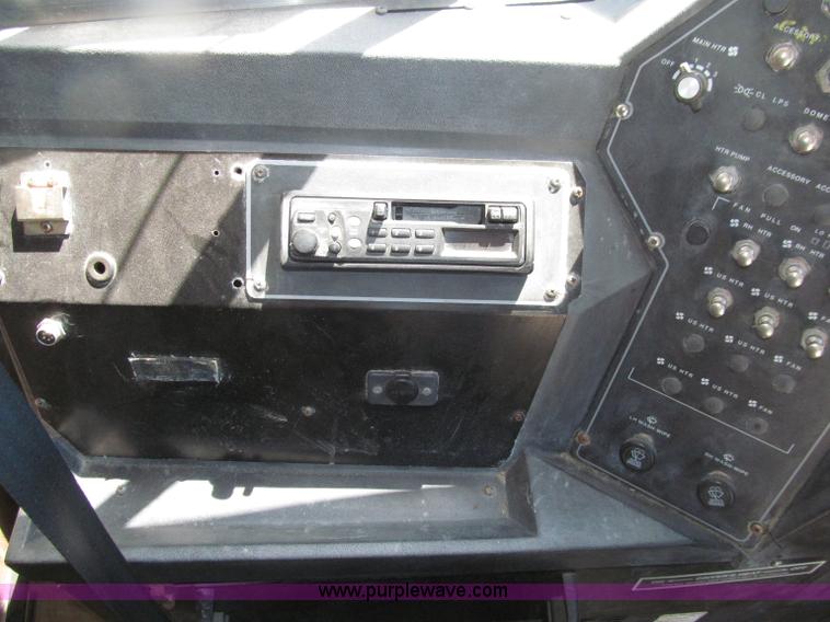 image for item D7453 1999 International 3800 school bus