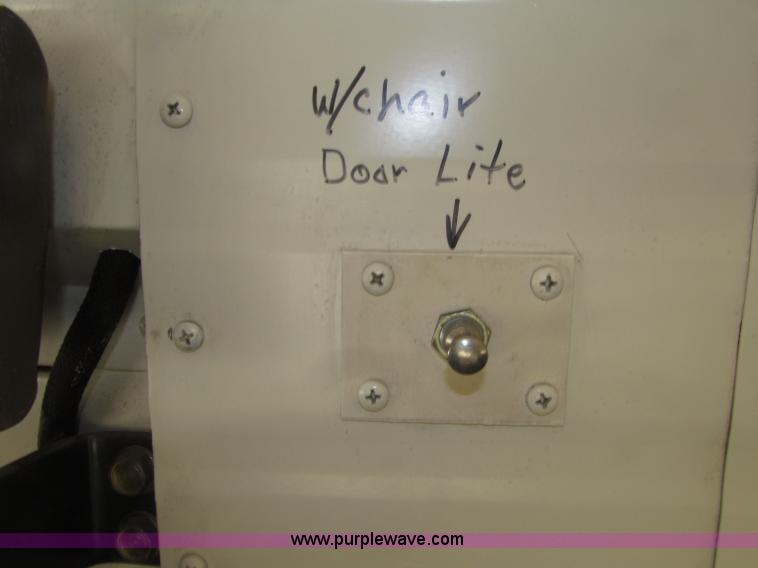 image for item D7453 1999 International 3800 school bus