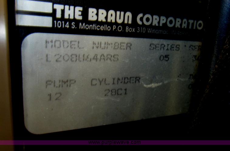 image for item D7453 1999 International 3800 school bus