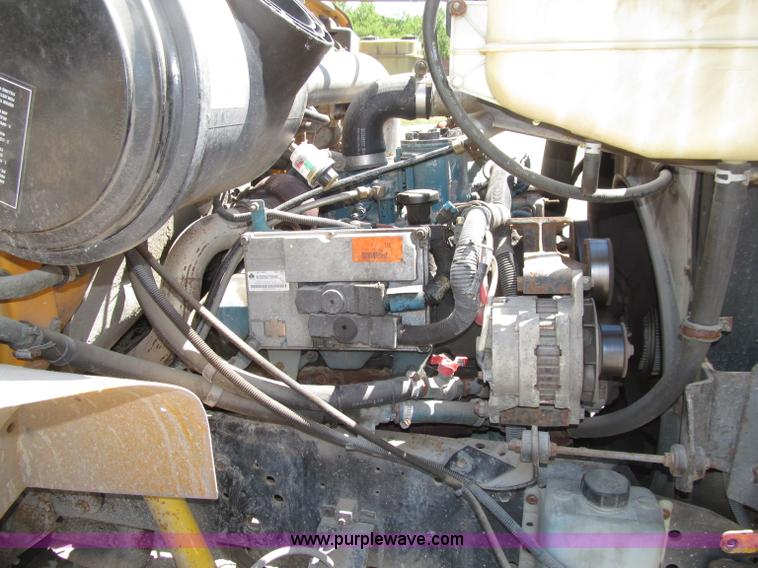 image for item D7453 1999 International 3800 school bus