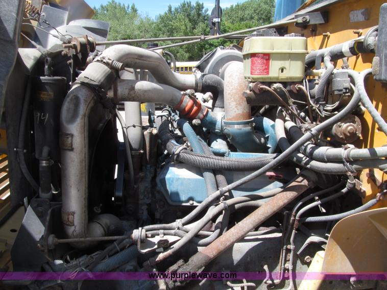 image for item D7453 1999 International 3800 school bus