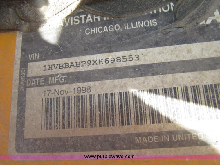 image for item D7453 1999 International 3800 school bus