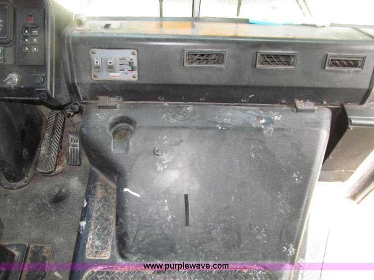 image for item D7455 2001 Thomas school bus