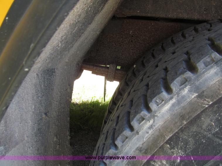 image for item D7456 2001 Thomas school bus