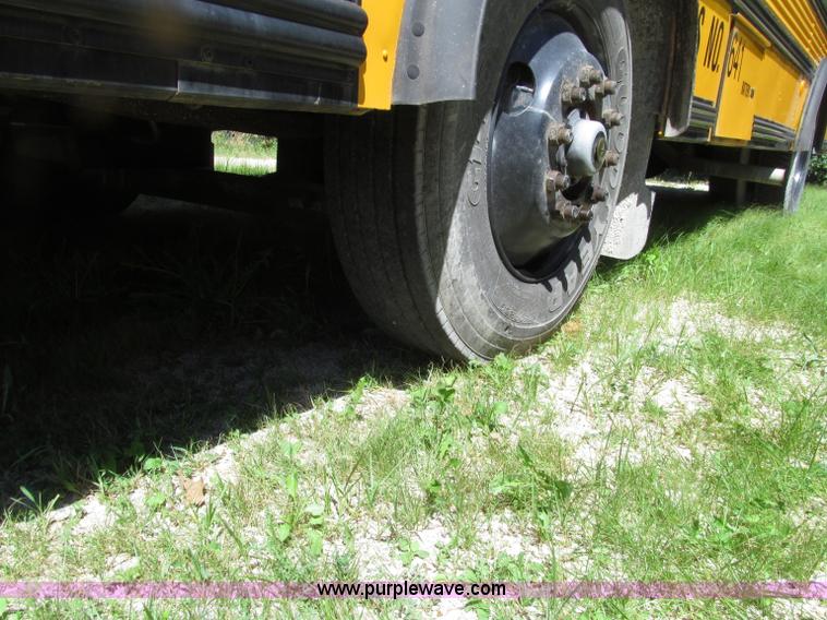 image for item D7456 2001 Thomas school bus