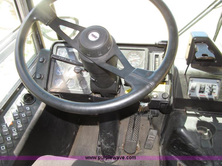 image for item D7456 2001 Thomas school bus