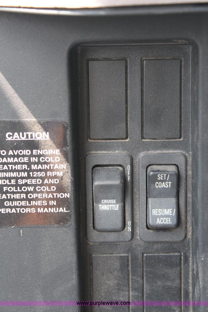 image for item F2625 2001 International 4900 dump truck