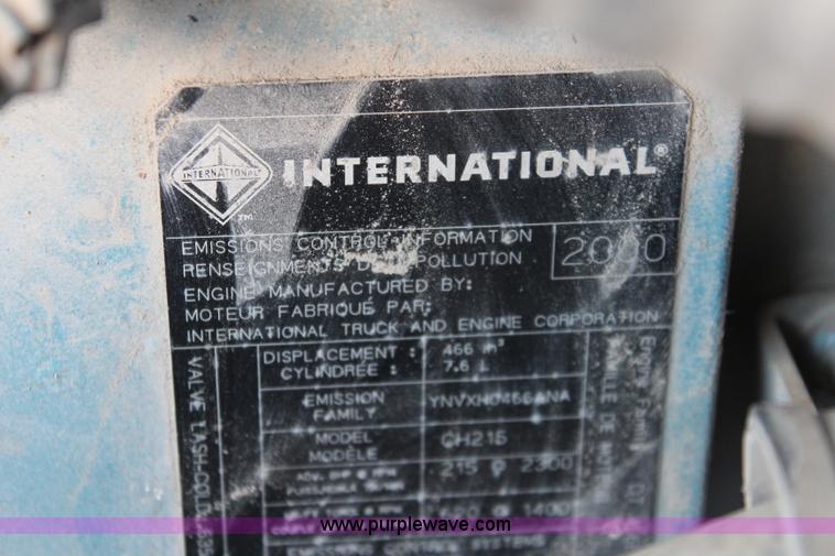 image for item F2625 2001 International 4900 dump truck