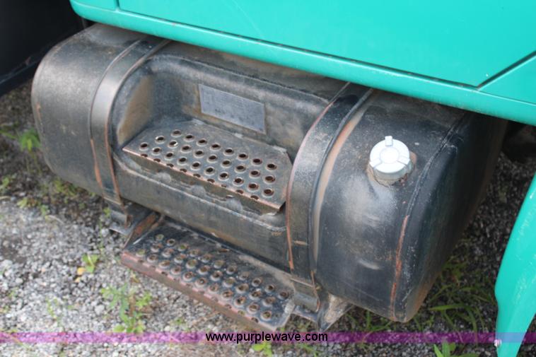 image for item F2625 2001 International 4900 dump truck