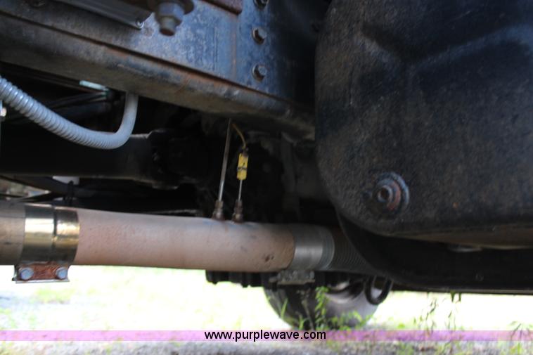 image for item F2625 2001 International 4900 dump truck