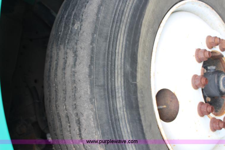 image for item F2625 2001 International 4900 dump truck