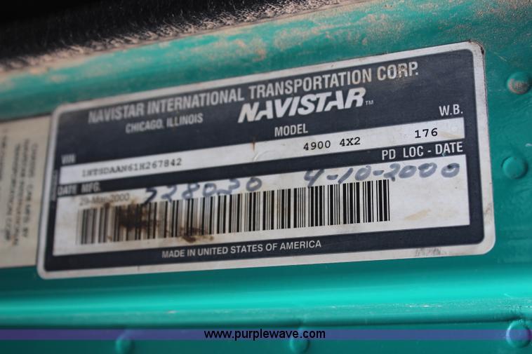 image for item F2625 2001 International 4900 dump truck