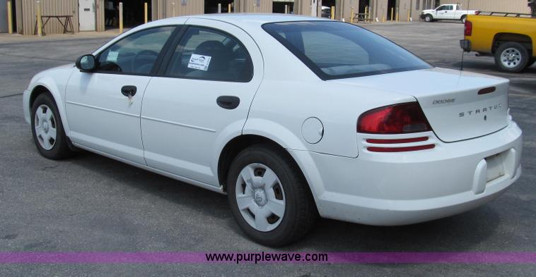 image for item G2079 2004 Dodge Stratus SE
