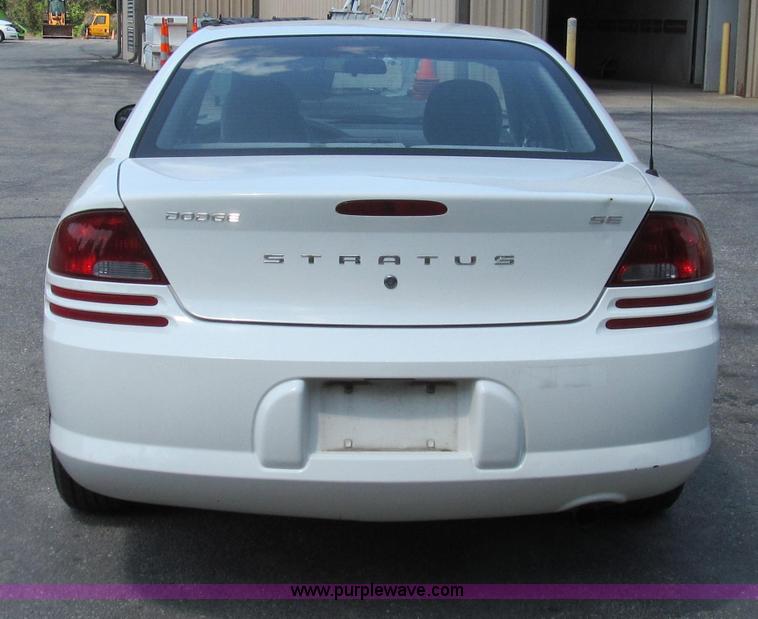 image for item G2079 2004 Dodge Stratus SE