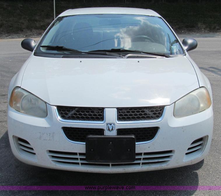 image for item G2079 2004 Dodge Stratus SE