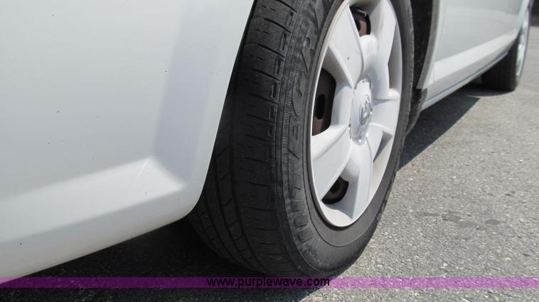 image for item G2079 2004 Dodge Stratus SE