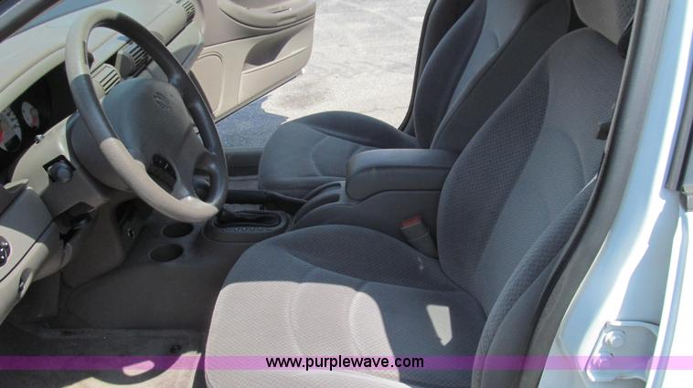 image for item G2079 2004 Dodge Stratus SE
