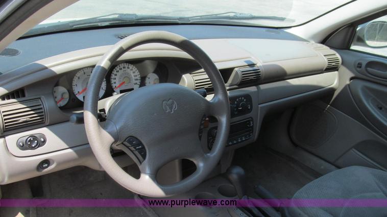 image for item G2079 2004 Dodge Stratus SE