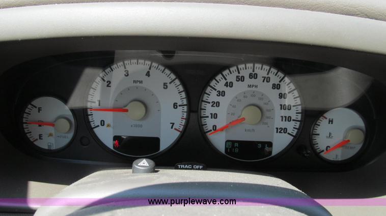 image for item G2079 2004 Dodge Stratus SE