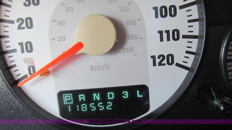 image for item G2079 2004 Dodge Stratus SE