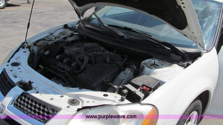 image for item G2079 2004 Dodge Stratus SE