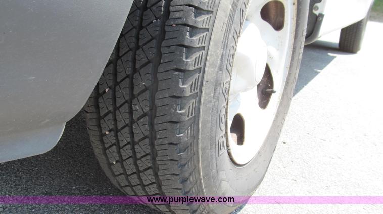 image for item G2083 2002 Ford F150 XL SuperCab pickup truck