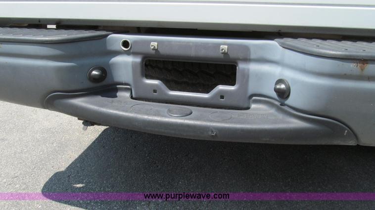 image for item G2083 2002 Ford F150 XL SuperCab pickup truck