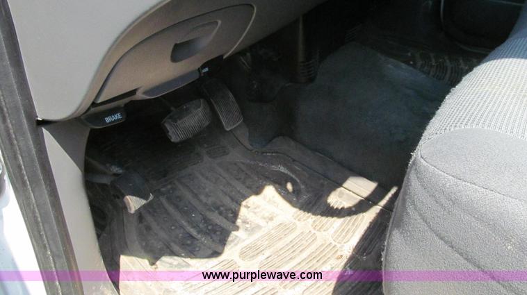 image for item G2083 2002 Ford F150 XL SuperCab pickup truck