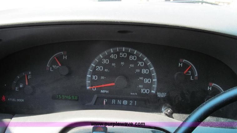 image for item G2083 2002 Ford F150 XL SuperCab pickup truck