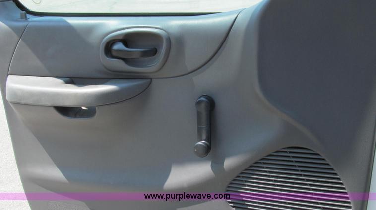 image for item G2083 2002 Ford F150 XL SuperCab pickup truck